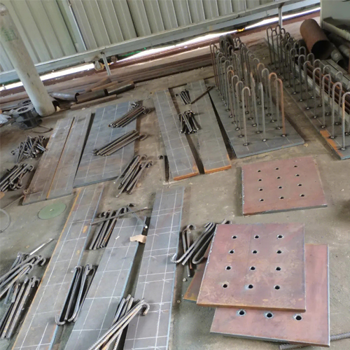 有哪些其他因素会影响松原预埋件位置的确定？